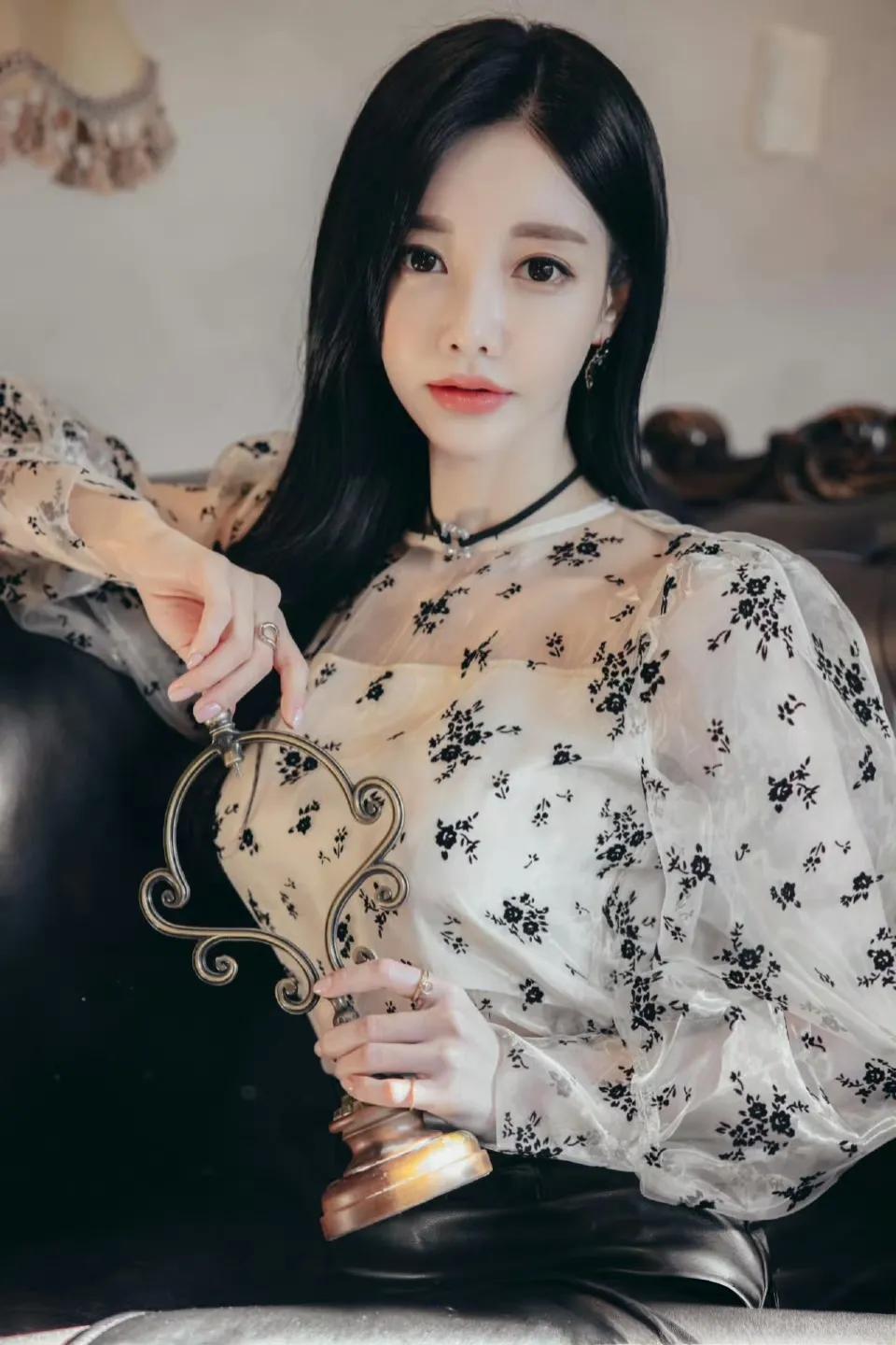 高级感穿搭，温柔风穿搭。怎样穿搭知性又显身材?