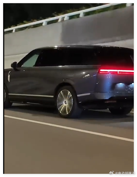 每次看到什么大湾区XX、杭州湾XX、珠三角XX~我都觉得非常的尴尬，独立设计了这