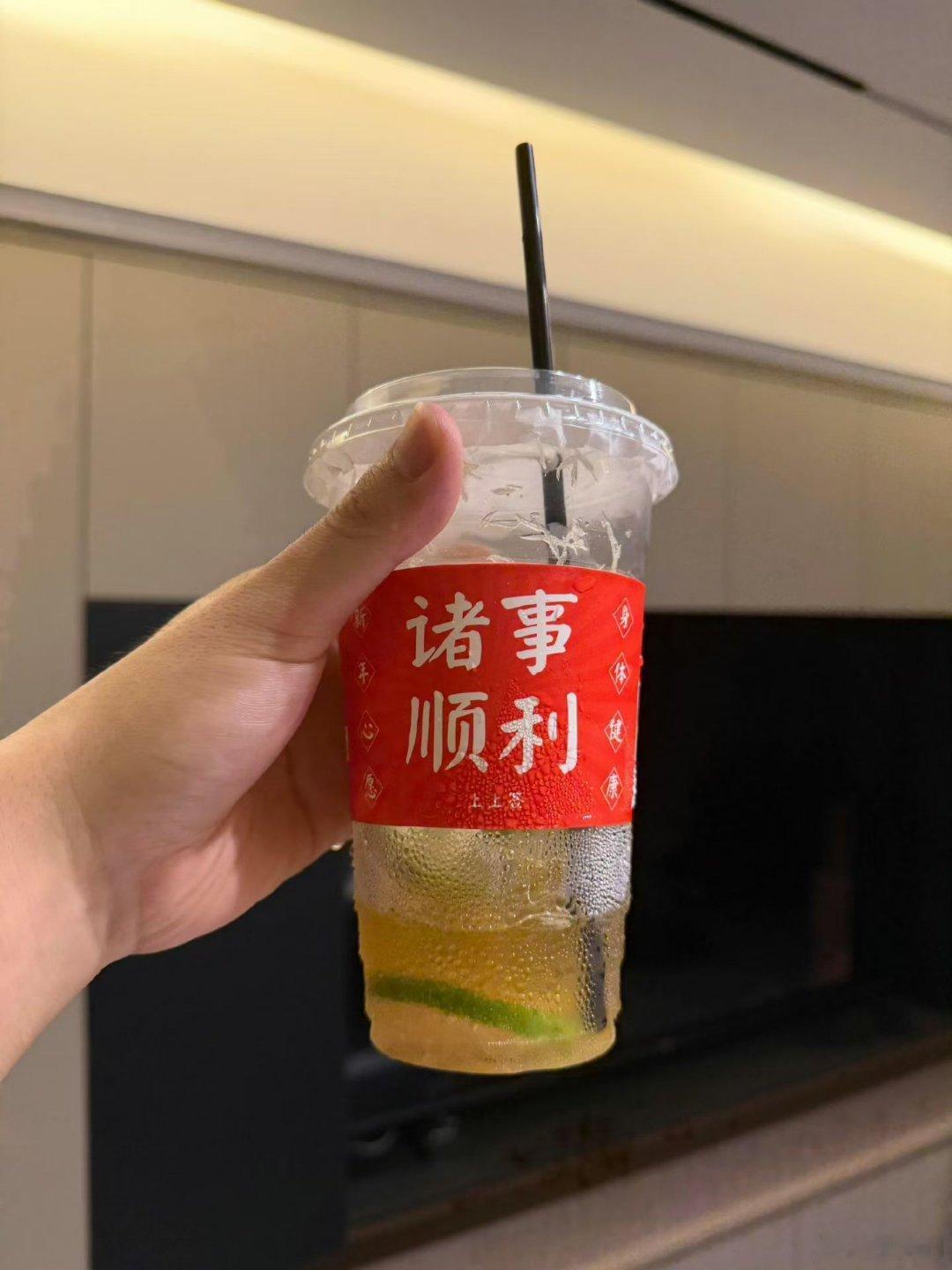 刷抖音好多人都在说蓝色光标软的这是来接替硬的了软件最大的问题就是不盈利……但是我