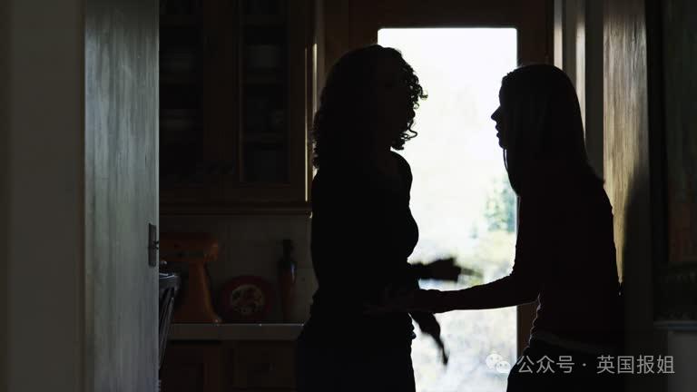 母亲为子复仇，熬6斤糖浆烫死丈夫？被捕后称死者侵犯儿女多年