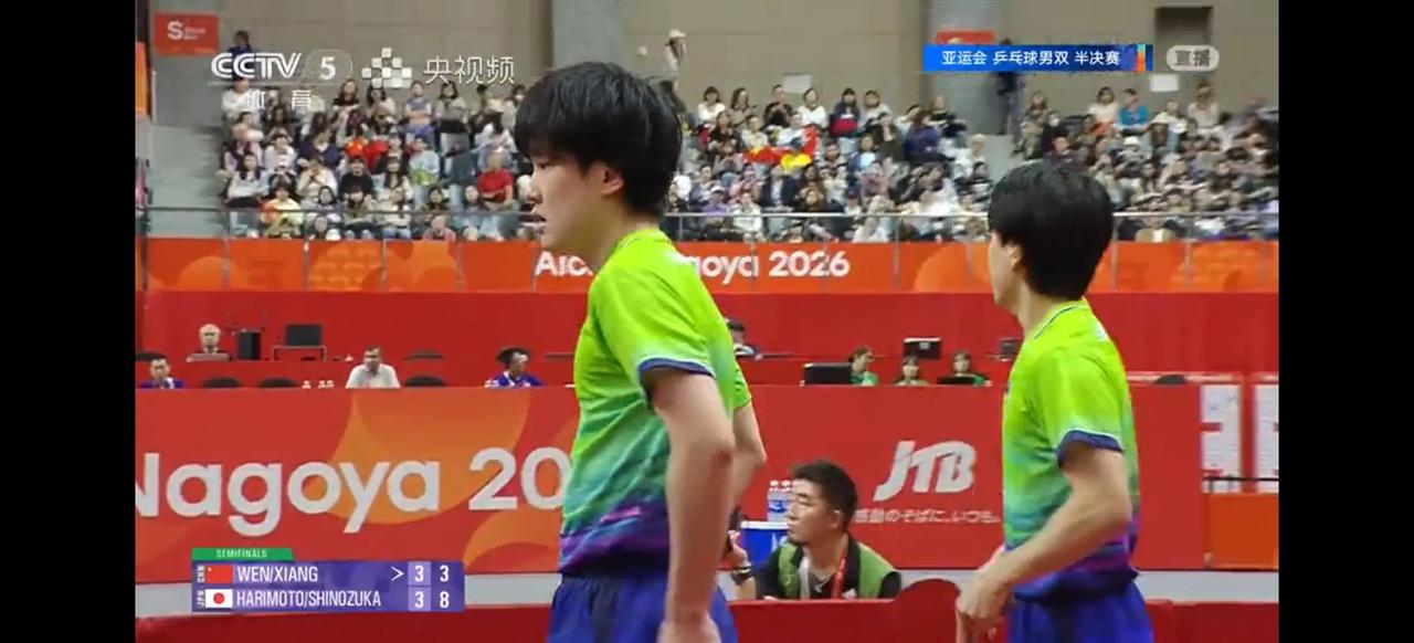 男双向鹏小温，大比分3:1领先，小比分9:3领先，让人家反超。这心里也是无语了。