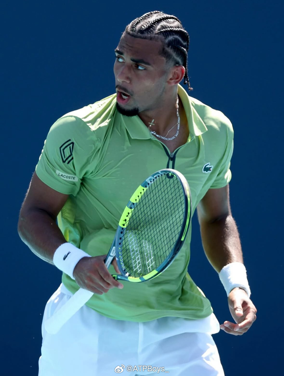 太惨烈。不仅三抢七，而且还是在决胜盘抢七2-6开始疯狂倒追。第一个大师赛四强来得