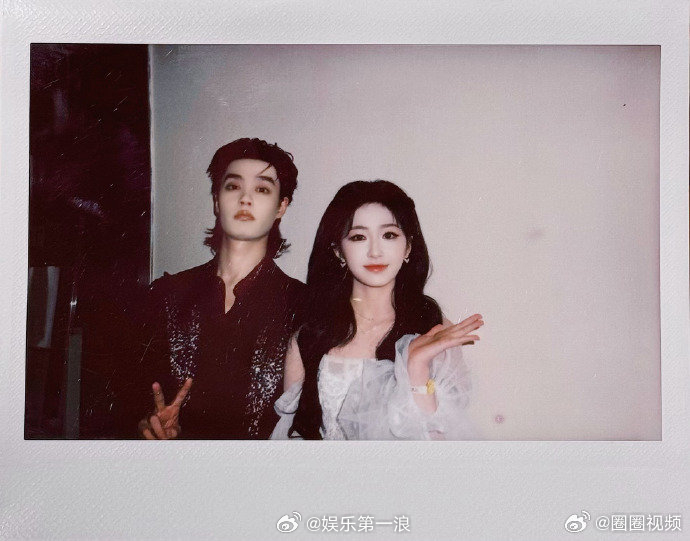 柯淳杨肸子拍立得杨肸子柯淳拍立得 杨肸子、柯淳拍立得！ ​​​