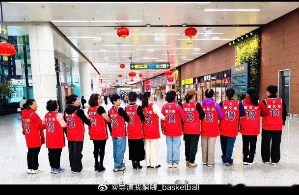 这波啊，这波是艾伦直接把内娱的辈分卷成了“夕阳红养老院”级别，老铁没毛病！当年郭