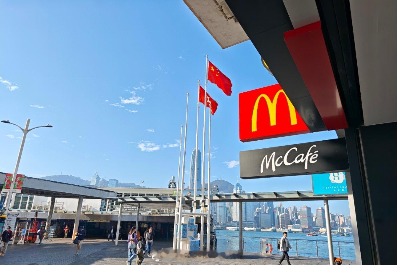 麥門信徒最愛香港的早餐雖然忙忘了趁熱吃，但涼了的薯餅都很好吃啊香港麦当劳居然这么