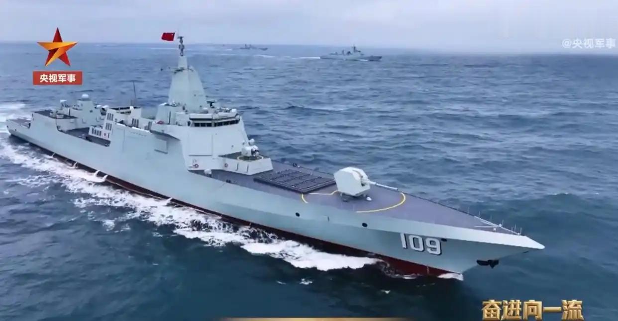 热血沸腾！
10艘“万吨大驱”集体惊艳亮相！
中国海军正式进入“十舰时代”。
