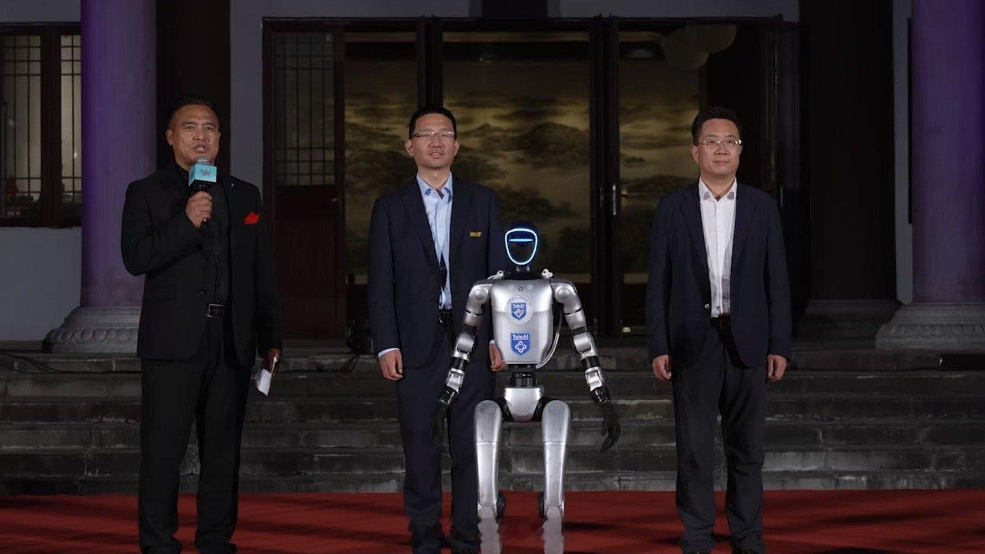 王力宏伴舞机器人跳槽去打武术了 年度最燃逆袭剧本就是它！从王力宏演唱会的伴舞气氛