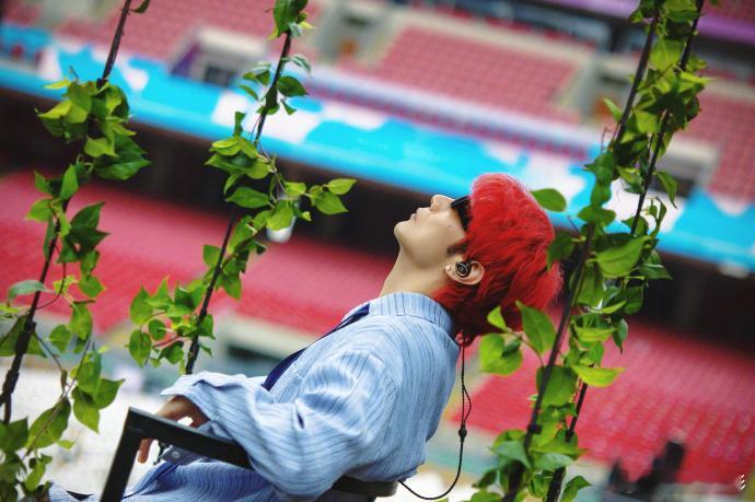 李荣浩杭州彩排Day1灯光、音响、歌声全部就位，这才是演唱会该有的样子。 