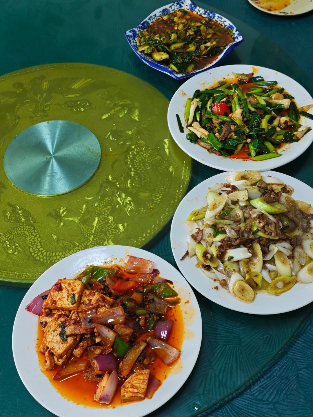 在小镇子上恰个饭 