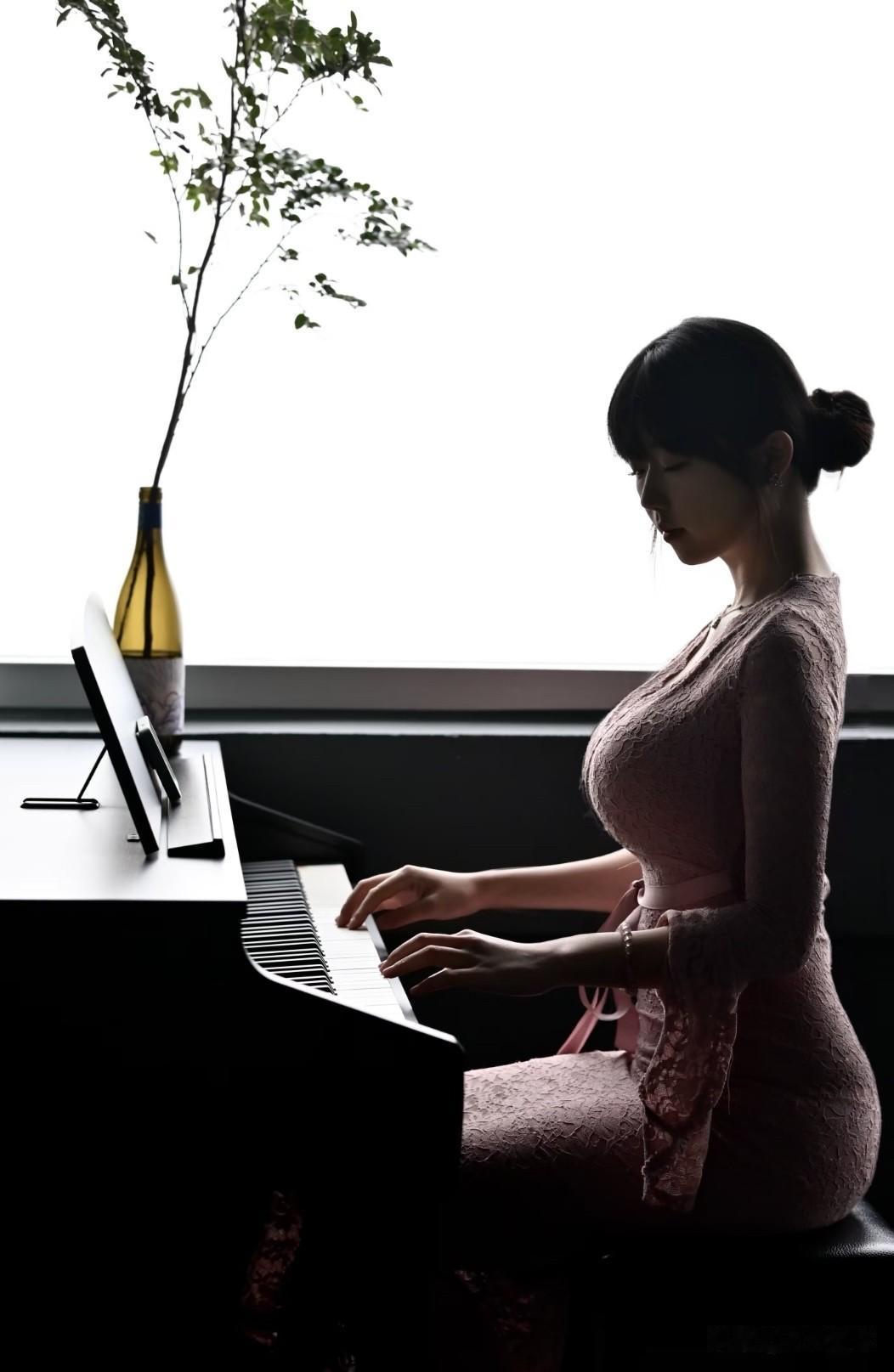 这才是最高的意境吧，浮想联翩、欲罢不能！