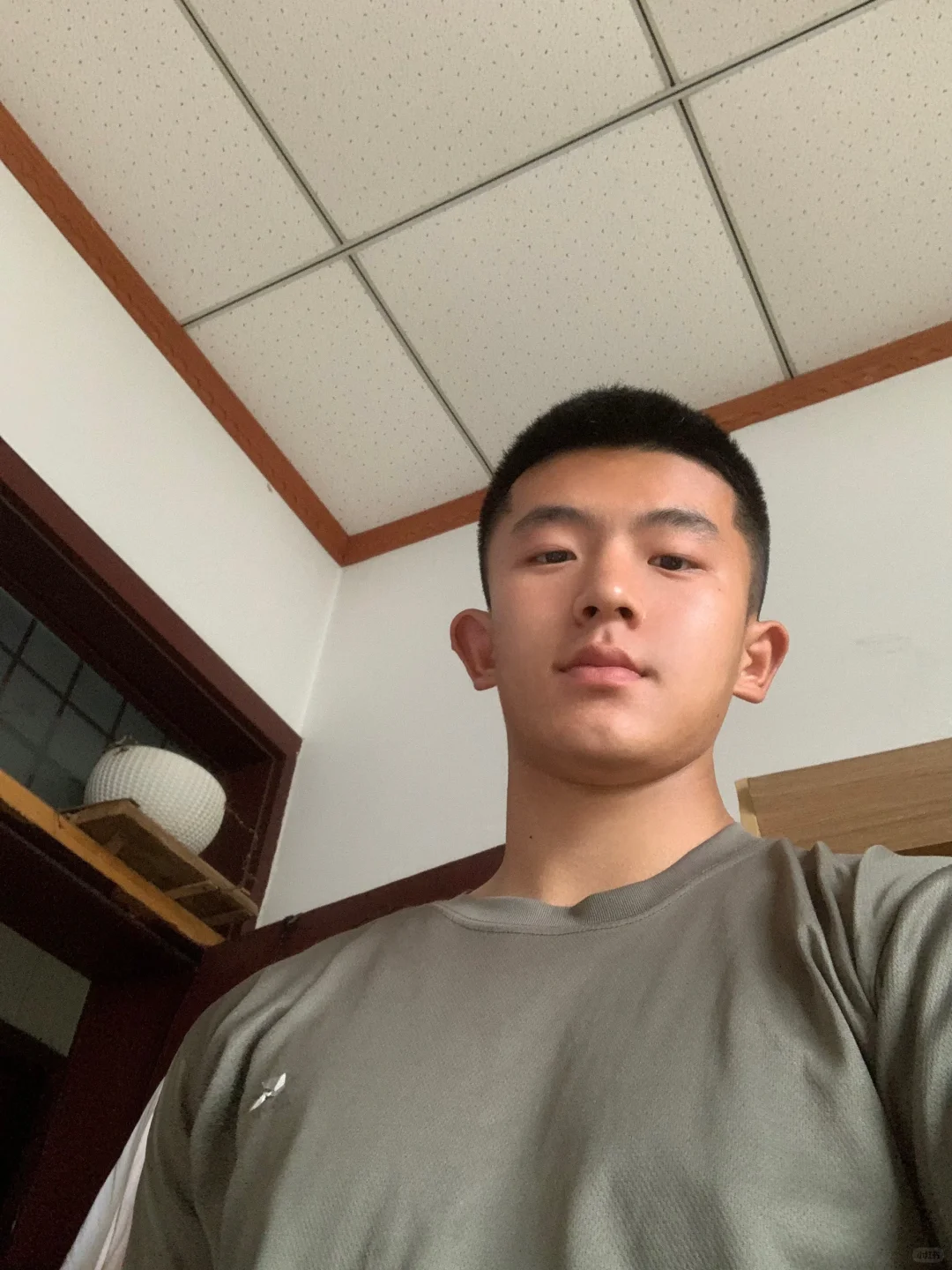 我不给你送花 给你一个家