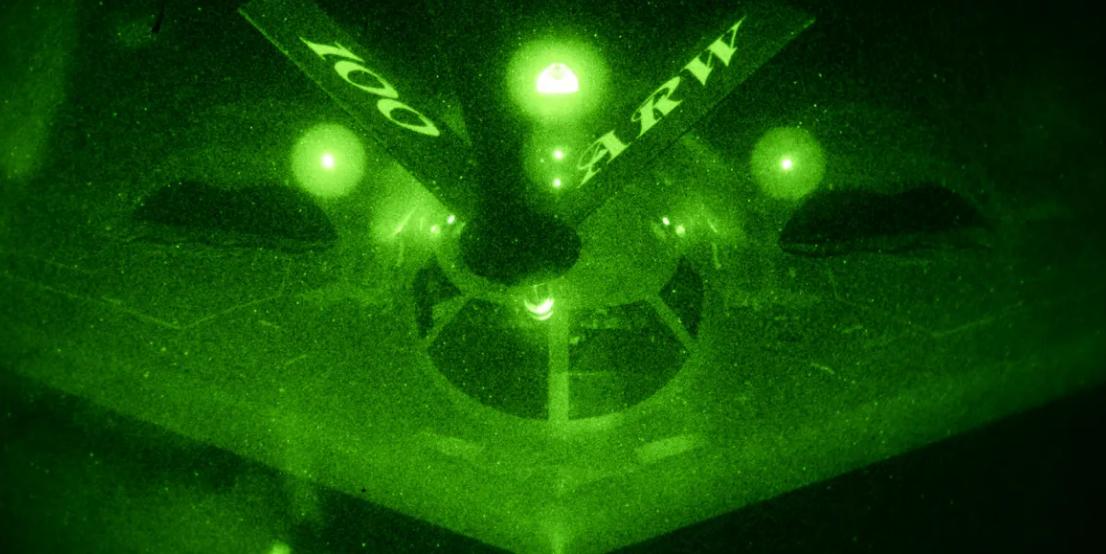 图文：美军B-2幽灵轰炸机参战  打击伊朗导弹洞穴

正如我们所料，B-2幽灵轰