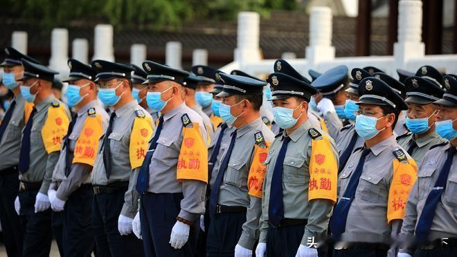 劳务派遣乱象丛生，早该整顿了

2026年全国两会期间，全国政协委员周世虹提出的