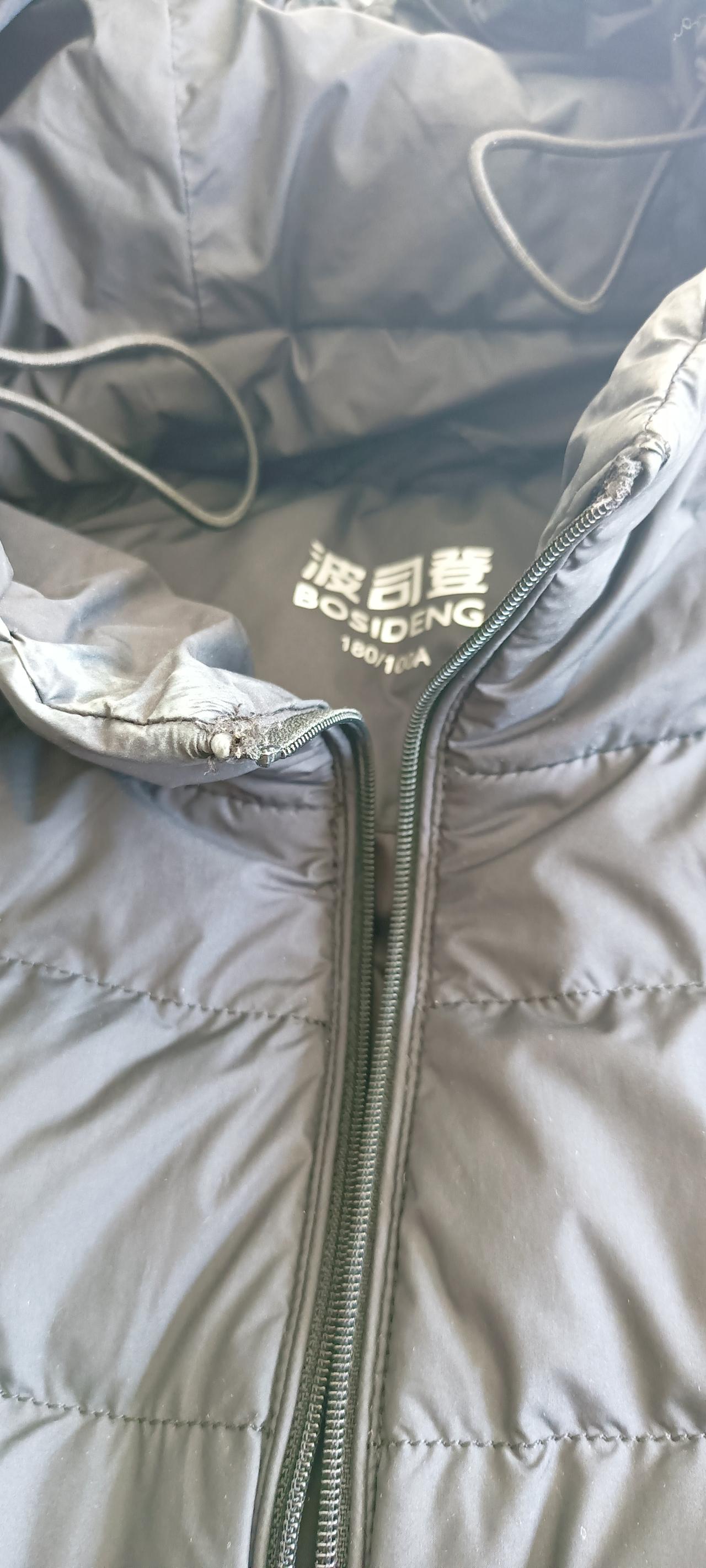 给大家出一个正确清洗羽绒服的教程。
请大家相信我，因为我也开过很多年洗衣店，洗羽