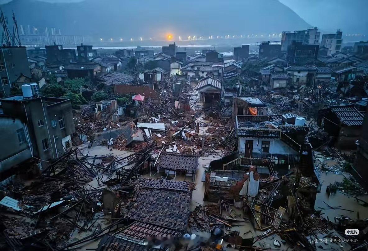 福建受灾严重大家关注一下福建莆田的受灾情况吧，这是我朋友圈看见的我同学说是下花市