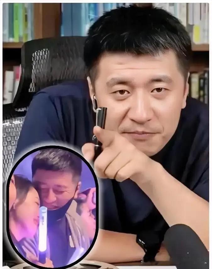 张雪峰的妻子李丽婧，真是被婚姻藏起来的宝藏女孩！

34岁的她是河南师范大学的讲