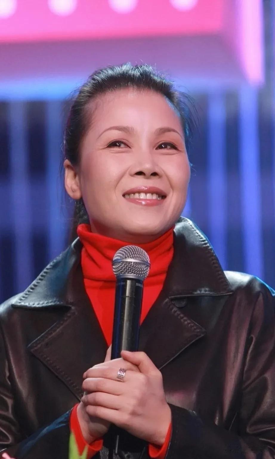 实力歌手田震，为什么在最火的时候退出乐坛？

一次，田震到长沙举办演唱会，结束后