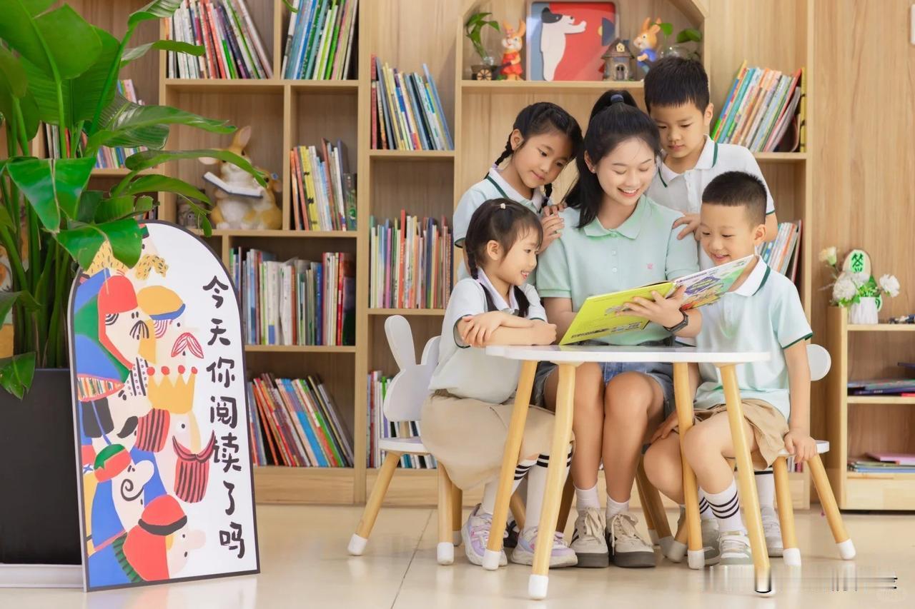 盛夏假期，卸下课业压力，本是少年休整身心、积蓄力量的好时节，可不少孩子终日与电子