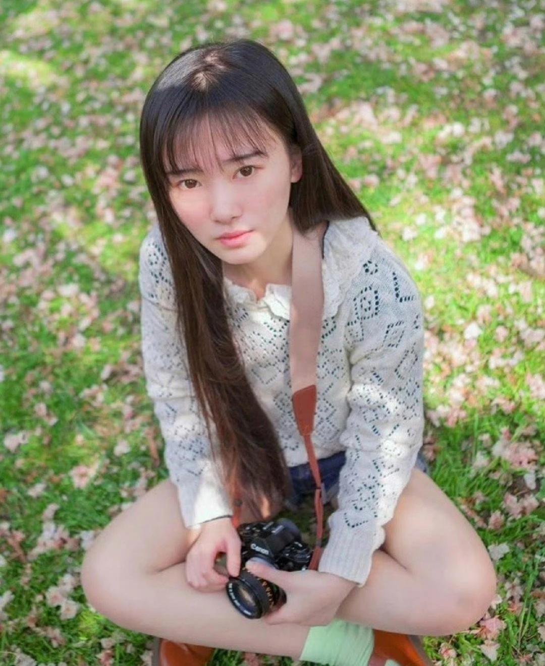 鞠婧祎旧照引发热议！对比起来判若两人，在颜值这块，她真的是“逆天改命”了。必须承