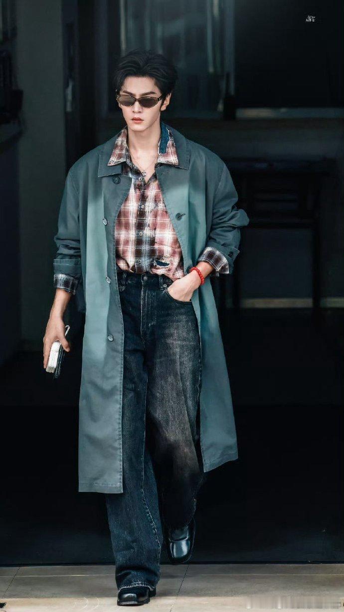 陈哲远张婧仪你好星期六上班路透你好星期六陈哲远张婧仪同框上班路透，俊朗与温柔碰撞