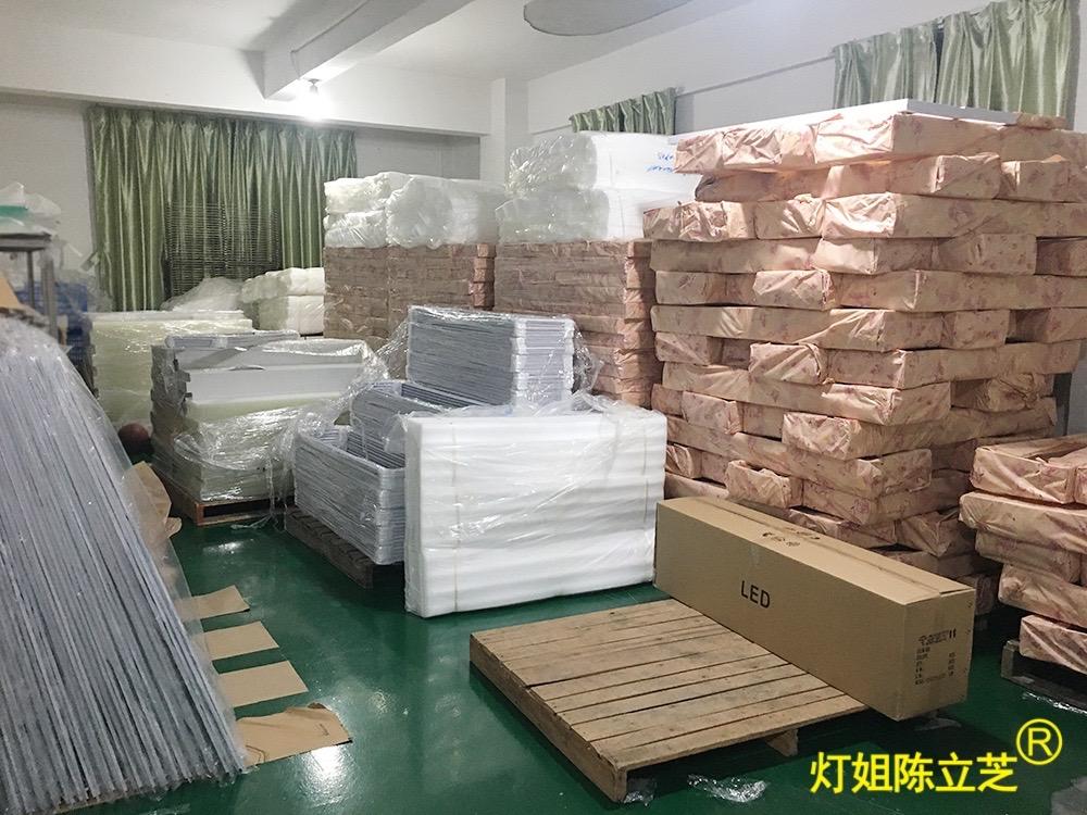 陈立芝写日记的第599天：12月4日 周三 晴
周三，早起，阅读摘抄！
两个水煮