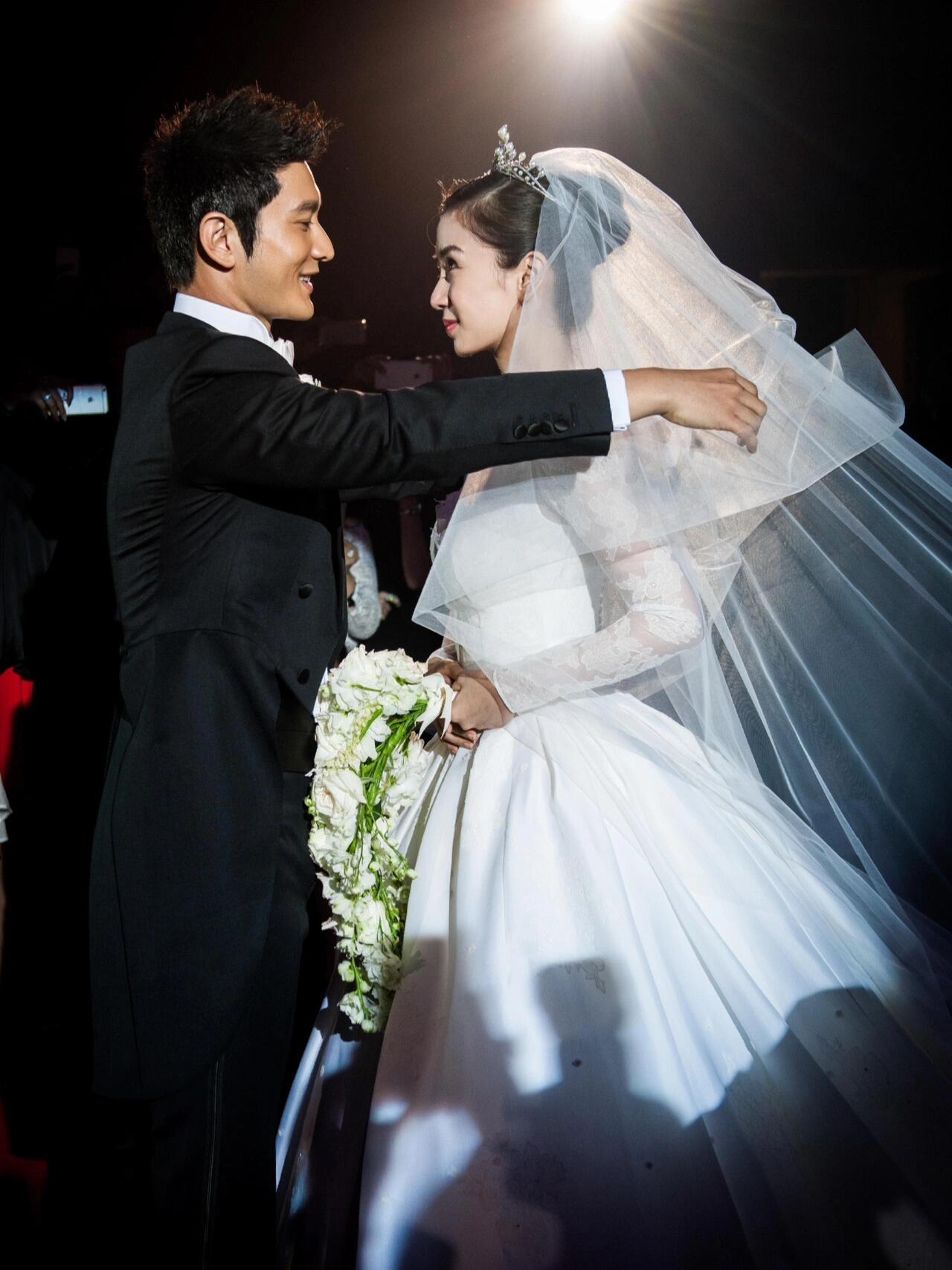 内娱明星婚纱照看到婚纱照就想到黄晓明和baby，从恋爱到结婚都是轰轰烈烈的，结婚