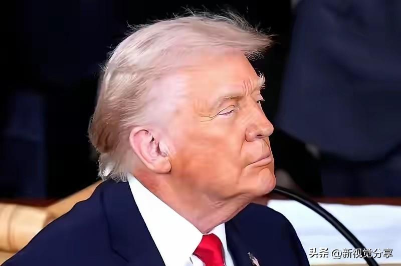 他何德何能来我们中国？这样被犹太魔鬼裹挟的战争贩子不配踏上我们中华大地，因为我们