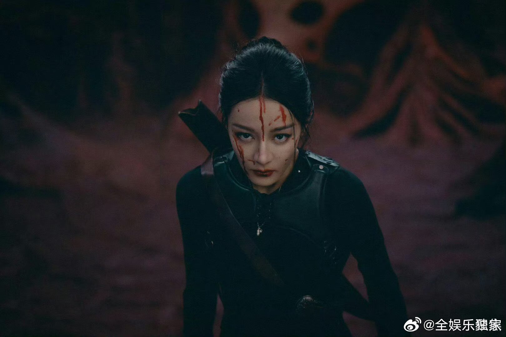 救命！这是我能看的反差花絮吗？热巴本想展现练了许久的打戏功底，结果刀没拿稳秒变魔