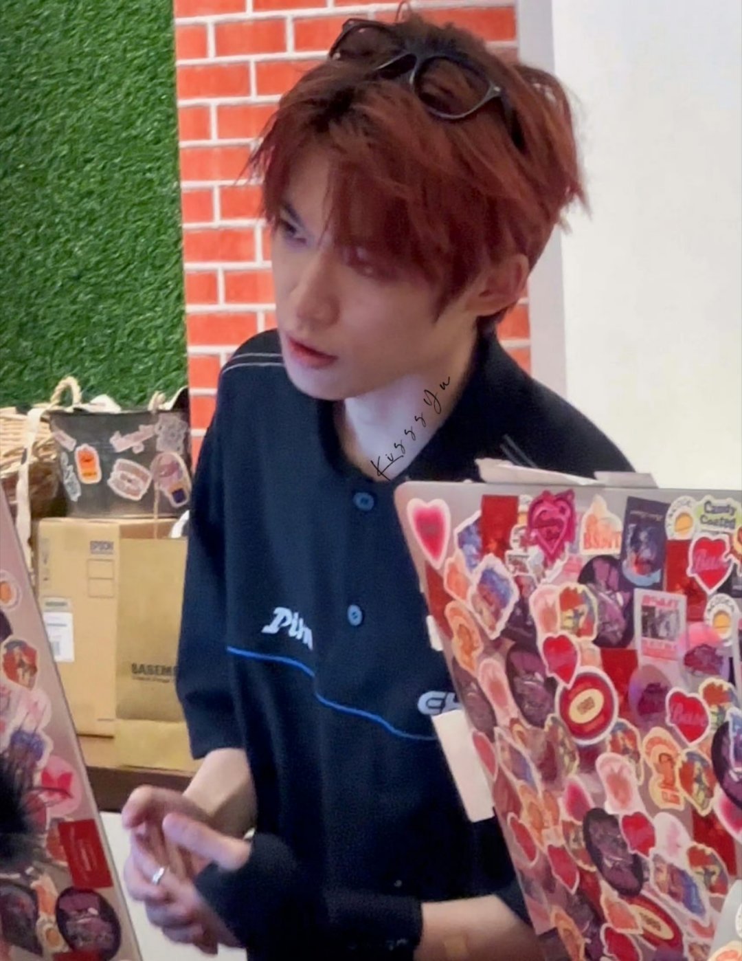 梓渝 红发太帅了！！这脸啥发色都能hold住！期待演唱会新发色！