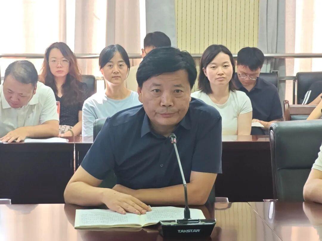 武汉二中谢经松、胡珣琳、杨爱武、刘忠山、陈振国荣休仪式
​         7月