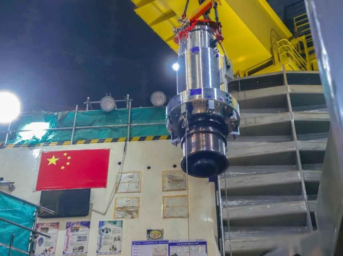 韩国半导体厂排队七年等燃气轮机，AI算力每秒吃掉两部手机电量，电网一断电，工厂就