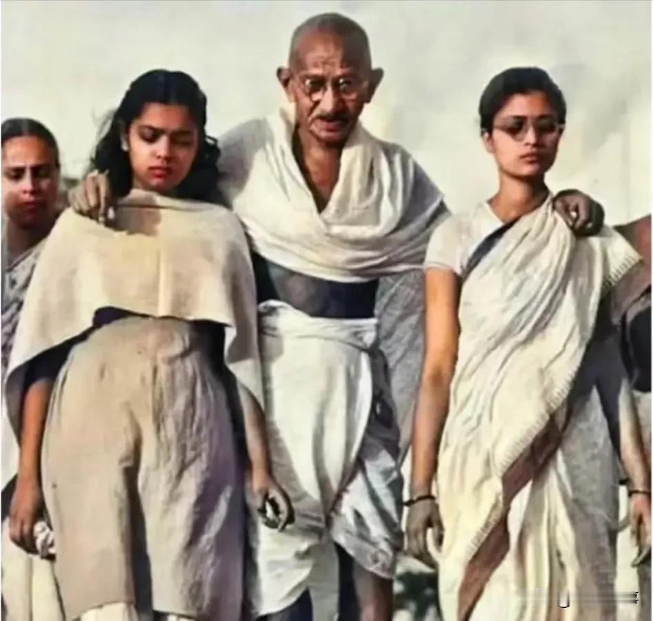 怎么样才能禁欲呢？也许印度的国父圣雄甘地给了答案。那就是在美女面....

欢迎