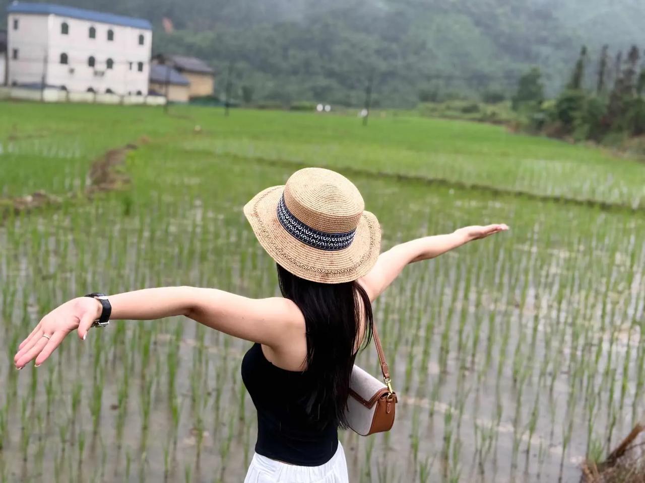 破房子谁住都会漏雨！从此我就不必担心他会去和别人在一起了……

我很清楚这样的人