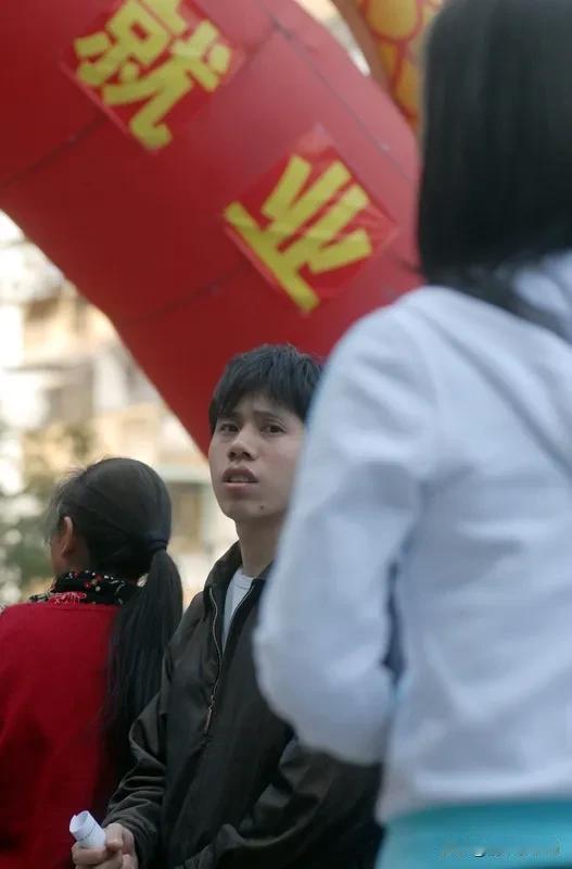 工作不好找,失业了人怎么生活? 说真的，失业这事儿谁碰上都不好受。就像突然被生活