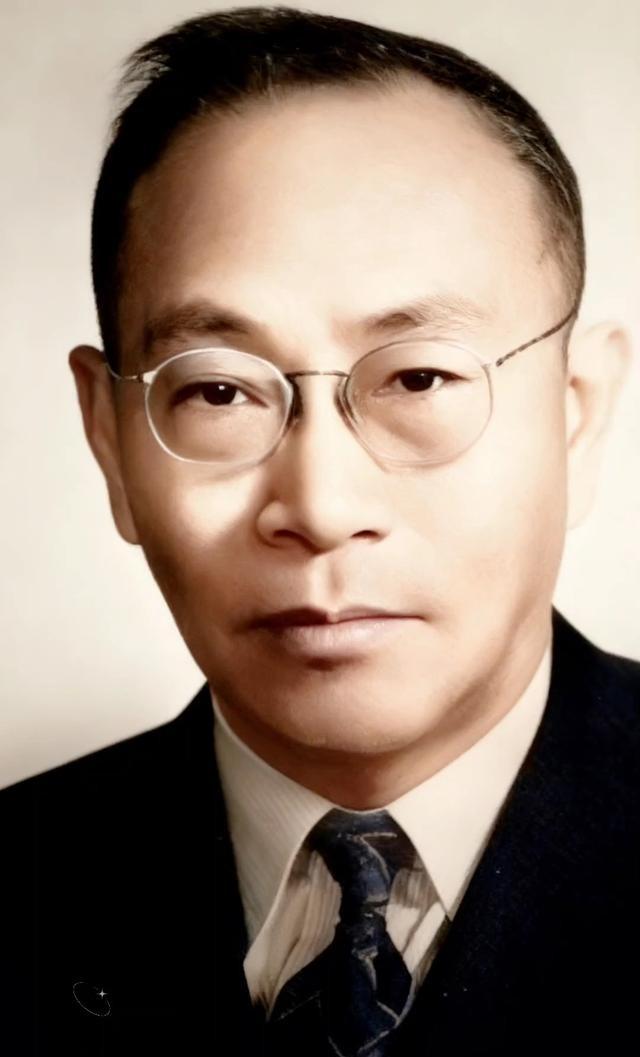 1941年，西方把青霉素列为军事机密，中国老百姓和军人伤口发炎红肿后，往往因为没