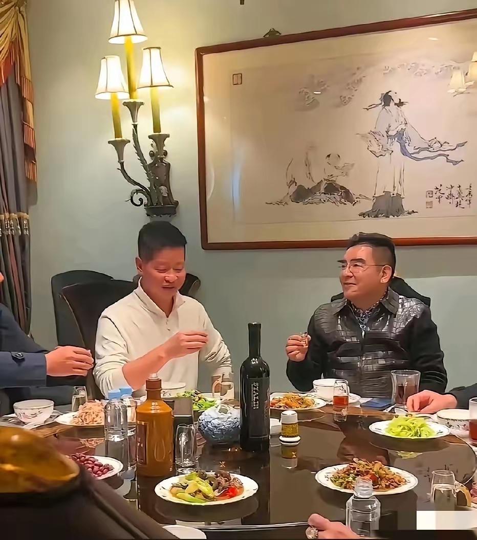 陈光标在家设宴，还称上的都是好酒，这很符合他的风格。这人一直行事高调，之前收藏就