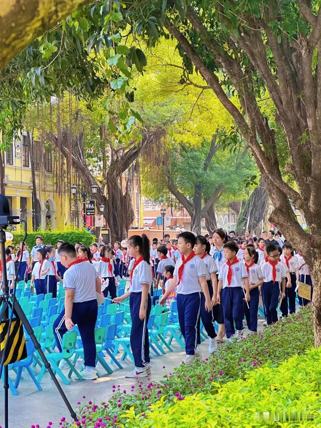 #寻找热爱表达的你#

新学期开学已经两天了，每天都是充满希望的一天！
第一天放