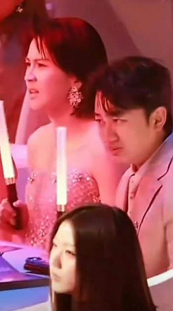 王祖蓝曾沛慈同款表情笑死我了啊！王祖蓝曾沛慈同款表情，真的是太真实了啊！给我看呆