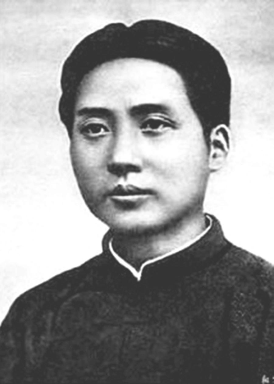 1927年毛泽东率部上井冈山后，住在大井。他住处的屋后有两棵榭树。
毛泽东喜欢在