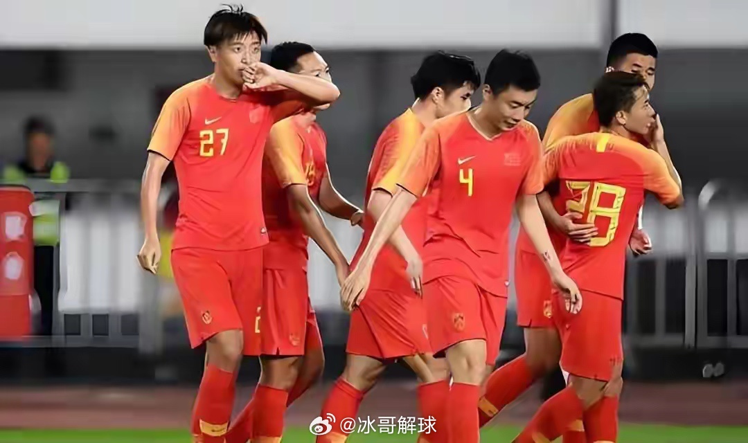 中超川渝德比，成都蓉城客场3-3战平重庆铜梁龙。蓉城上半场2-0领先，下半场遭对