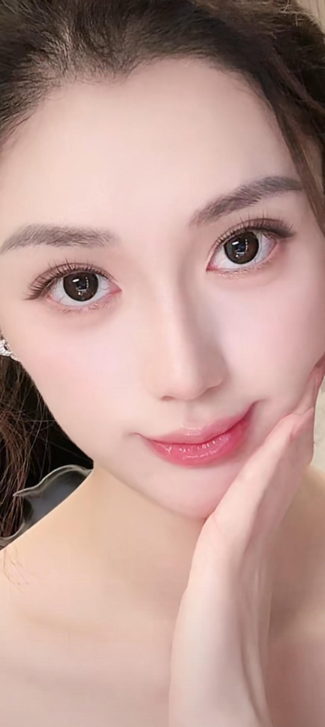 这位小姐姐好温柔，微笑好甜！