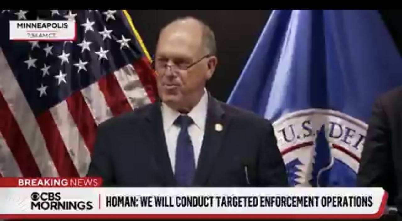 白宫边境事务负责人汤姆·霍曼呼吁停止“敌对言论、危险威胁和仇恨”，这些言论和仇恨