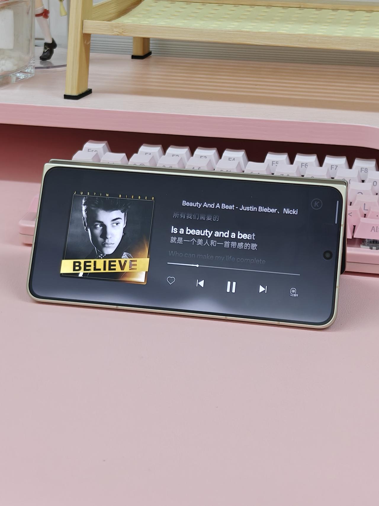 第一次用折叠屏，半个月下来这些话不吐不快

🙋♀️之前一直用的直板机，第一次换