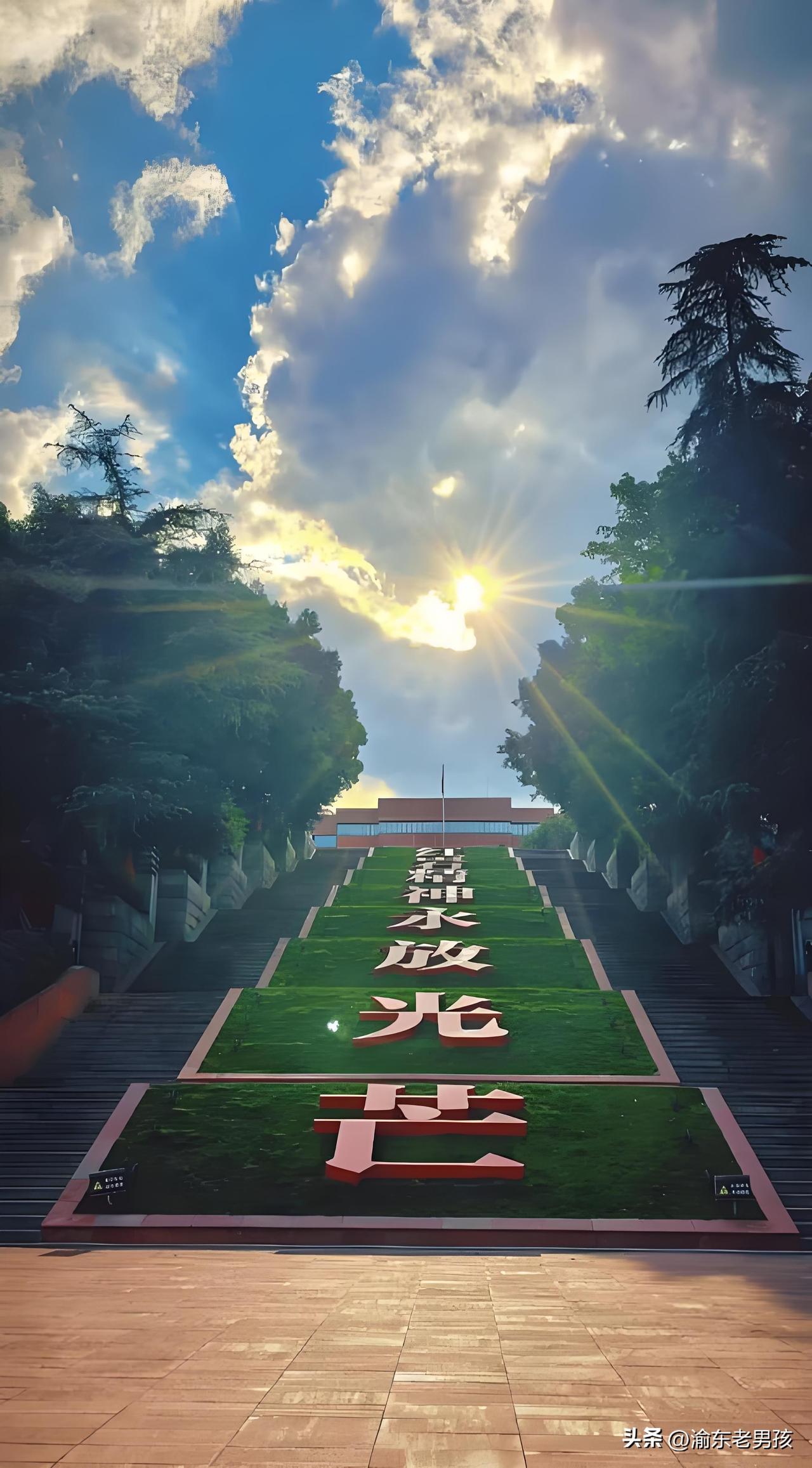 不是夹起尾巴做人，是认知决定了高度。我们重庆人不喜欢郭德纲，我们有自己的相声评书