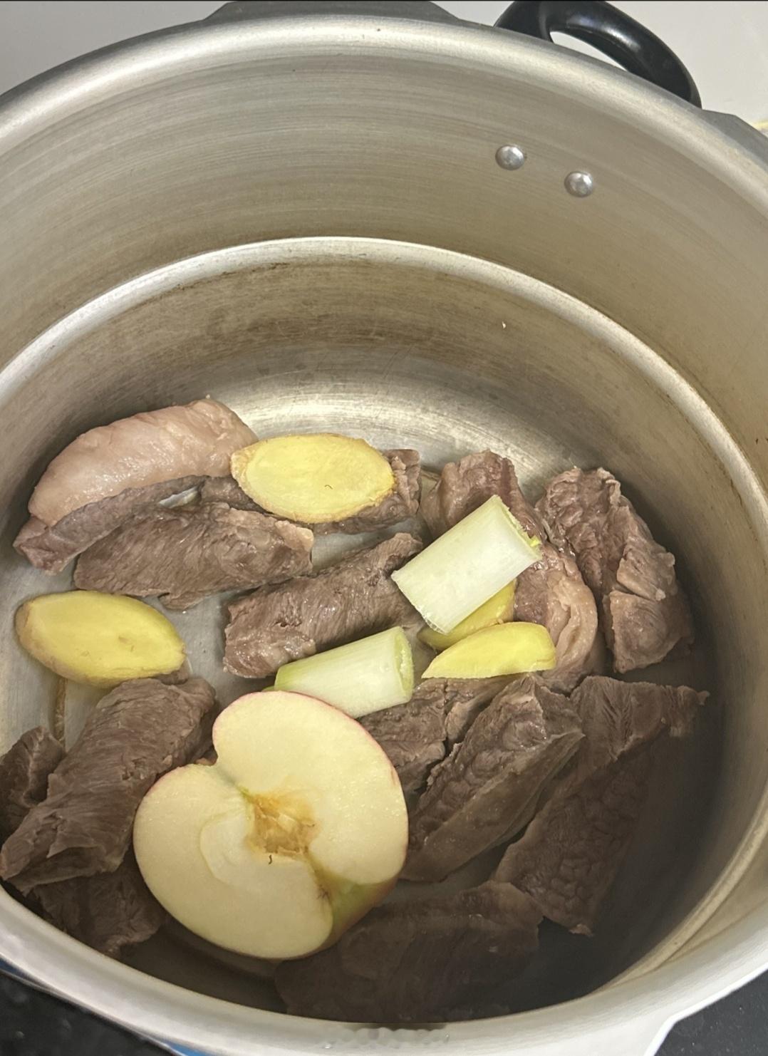 苹果炖牛肉，我的宝藏菜单终究是捂不住了吗，虽然听着是黑暗料理，但真的炒鸡好吃，我