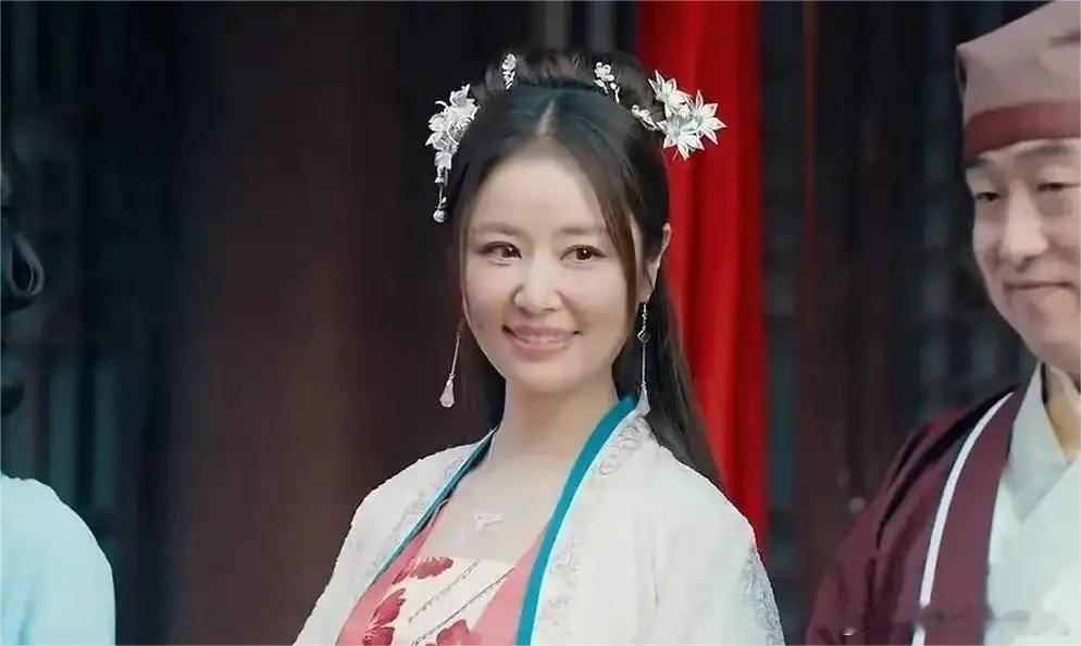 林心如现在演古装，远看还是那个紫薇的感觉 