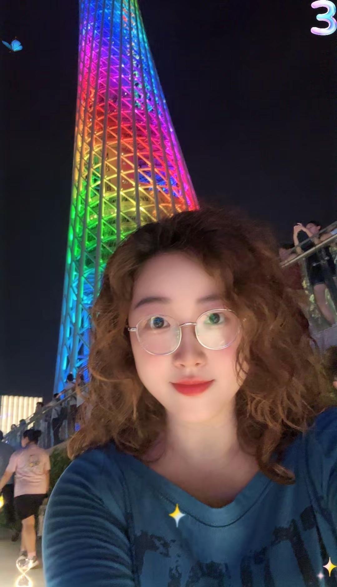 📍𝐆𝐮𝐚𝐧𝐠𝐙𝐡𝐨𝐮｜广州塔凑个热闹，挤趟人海，看看广州的小
