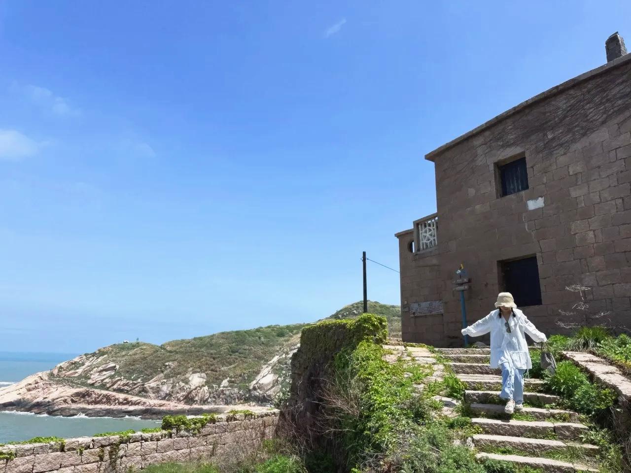 来自朋友说：
“嫁人多年，最深的感悟就是，人心都是相互的，婆婆不懂体谅儿媳，到老