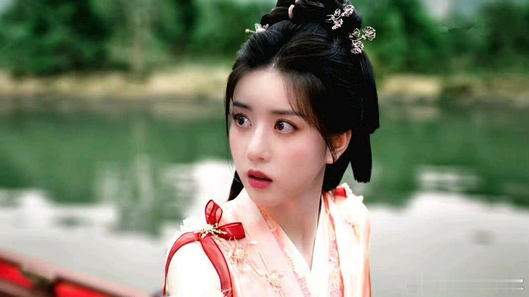 突然发现成毅《赴山海》好多美女出场啊 有娜扎 李凯馨 丁笑滢 陈钰琪  肖燕  
