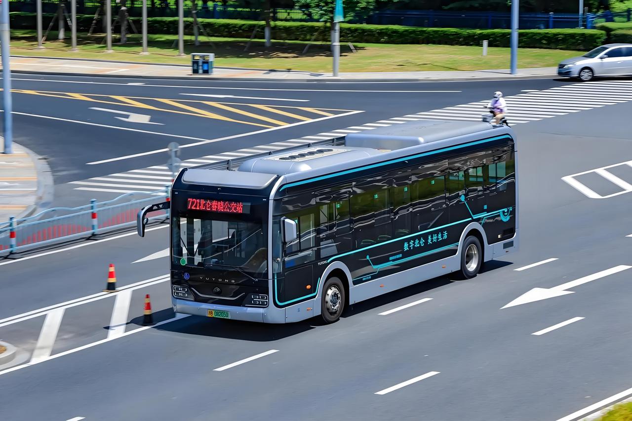 城市的发展总在不经意间给人带来惊喜，就像淄博火车站南站房9月16日正式启用，这无